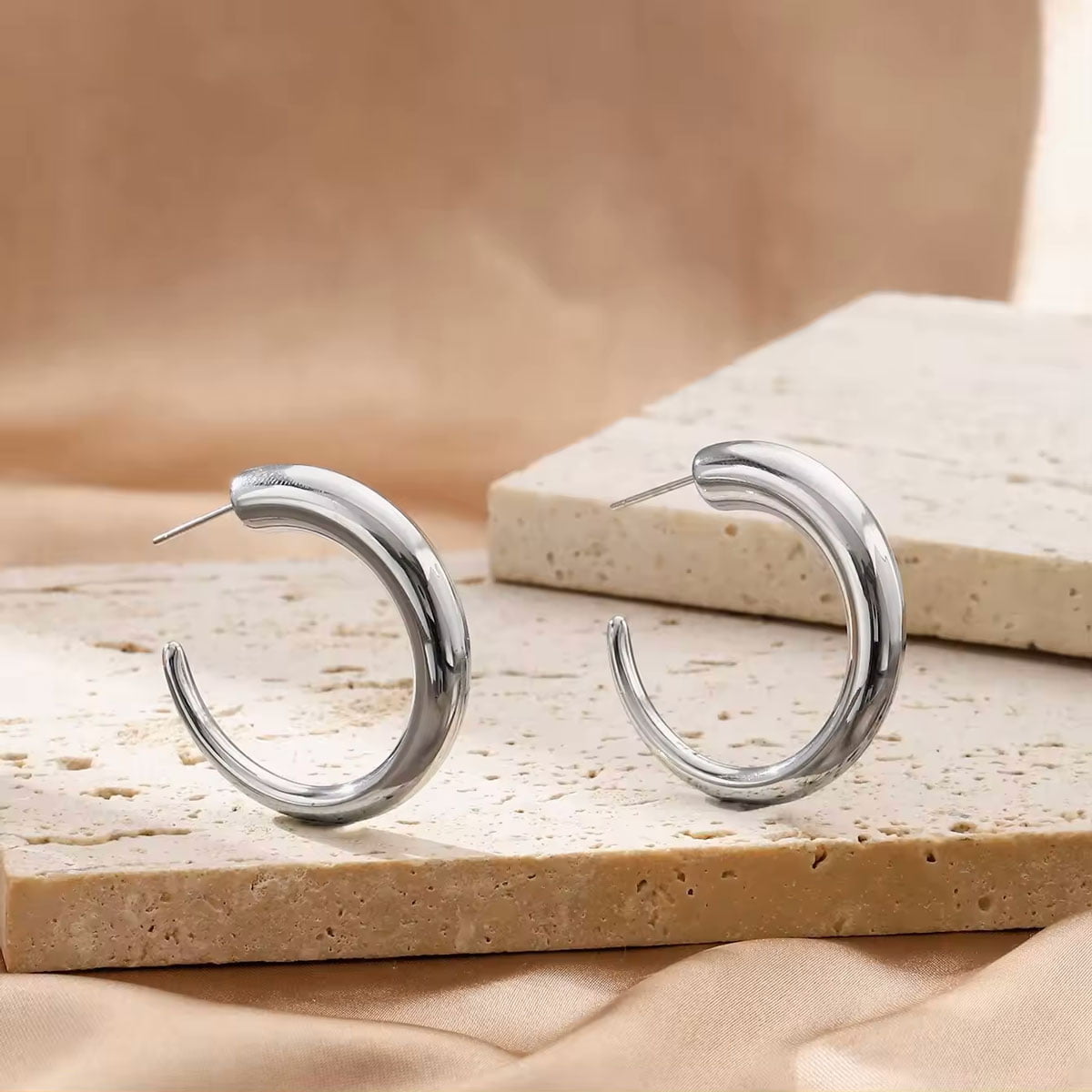 ΓΥΝΑΙΚΕΙΑ ΑΤΣΑΛΙΝΑ ΣΚΟΥΛΑΡΙΚΙΑ-WOMEN’S STEEL EARRINGS