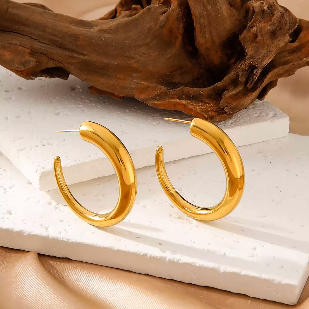 ΓΥΝΑΙΚΕΙΑ ΑΤΣΑΛΙΝΑ ΣΚΟΥΛΑΡΙΚΙΑ-WOMEN’S STEEL EARRINGS