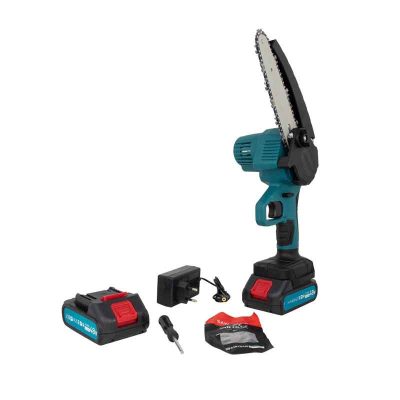 Το ιδανικό εργαλείο για κοπή ξύλων, κλαδιών και μικρών κορμών! Το επαναφορτιζόμενο πριόνι χειρός 48V με λάμα 8″ προσφέρει ισχυρή απόδοση και ευκολία στη χρήση, χωρίς καλώδια. Συνοδεύεται από 2 μπαταρίες , φορτιστή, εργαλεία συντήρησης και ανθεκτική βαλίτσα μεταφοράς για πλήρη φορητότητα.Ιδανικό για αγροτικές εργασίες, κηπουρική, κάμπινγκ ή γενική χρήση στο σπίτι και το εξοχικό. Χαρακτηριστικά: 2 Επαναφορτιζόμενες μπαταρίες 48V για μεγαλύτερη αυτονομία Λάμα κοπής 8″ για αποτελεσματική και γρήγορη κοπή Αντιολισθητική εργονομική λαβή για ασφαλή χρήση Περιλαμβάνεται φορτιστής, κατσαβίδι, προστατευτικό κάλυμμα και βαλίτσα Διαστάσεις βαλίτσας: 35 x 20 εκ. Ισχυρό, φορητό και πλήρως εξοπλισμένο – για κάθε δουλειά στο χέρι σας!