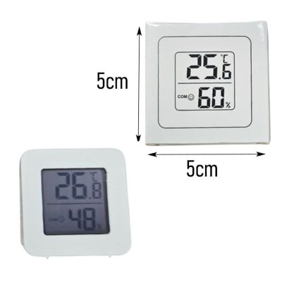 Το ψηφιακό θερμόμετρο-υγρασιόμετρο προσφέρει ακριβή μέτρηση της θερμοκρασίας και της υγρασίας στον χώρο σας, βοηθώντας στη διατήρηση ενός υγιούς περιβάλλοντος. Διαθέτει ευανάγνωστη οθόνη LCD και κομψό, μικρό μέγεθος (5x5cm) για εύκολη τοποθέτηση σε κάθε δωμάτιο. Ιδανικό για το σπίτι, το γραφείο ή οποιονδήποτε εσωτερικό χώρο.

