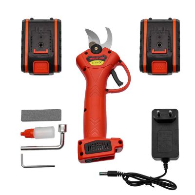 Με μια ματιάΤο επαναφορτιζόμενο ψαλίδι κλαδέματος BISUTIME διαθέτει δύο μπαταρίες 48V και μέγιστη διάμετρο κοπής 40mm, προσφέροντας δυναμική απόδοση και αυτονομία για επαγγελματικό και οικιακό κλάδεμα. Με δύο ρυθμίσεις κοπής (2cm και 4cm), προσαρμόζεται σε διαφορετικά πάχη κλαδιών, ενώ ο εργονομικός σχεδιασμός του εξασφαλίζει άνετη χρήση και ασφάλεια. Περιλαμβάνει Πέτρα Ακονίσματος Δοχείο Λάδι Γωνιακό Καρυδάκι 13mm σε σχήμα L Κλειδί Allen 4mm σε σχήμα L Φορτιστής Μπαταριών 2xΜπαταρίες 48V Θήκη Μεταφοράς Οδηγίες: Πιέστε το κουμπί για άνοιγμα τροφοδοσίας, κρατήστε το πατημένο για κλείσιμο, θα ακούσετε το κουδούνισμα. Για άνοιγμα του ψαλιδιού πατήστε τη σκανδάλη 3 φορές γρήγορα, όσο είναι ανοιχτό στην μεγάλη σκάλα, εναλλάξτε τις δυο σκάλες μεταξύ τους κρατώντας πατημένη τη σκανδάλη και αφήνοντας την μόνο όταν ακούσετε 1 κουδούνισμα, όταν το αφήσετε θα γίνει μικρότερο το άνοιγμα για κλαδιά μικρότερου πάχους και γρηγορότερο κλάδεμα. Συνεχίστε να κρατάτε πατημένη τη σκανδάλη μόνο αν θέλετε να το κλείσετε εντελώς για να κλειδώσει σε κλειστή θέση και να μην είναι επικίνδυνο στην μεταφορά. Χαρακτηριστικά Εύρος Κοπής: 2 σκάλες 2.6cm + 4.5cm Τάση Μπαταρίας: 48V Διάρκεια Φόρτισης: ~90 λεπτά Μήκος Καλωδίου Φορτιστή: ~70cm Διαστάσεις Ψαλιδιού Κλαδέματος: 11 x 4.8 x 29.5cm (με μπαταρία) Διαστάσεις Μπαταρίας: 11 x 7.5 x 4.8cm Διαστάσεις Συσκευασίας: 33 x 25.5 x 7.5cm Βάρος Ψαλιδιού Κλαδέματος: 0.633kg (χωρίς μπαταρία) Βάρος Μπαταρίας: 0.292kg Βάρος Συσκευασίας: 1.975kg Κατασκευαστής OEM 